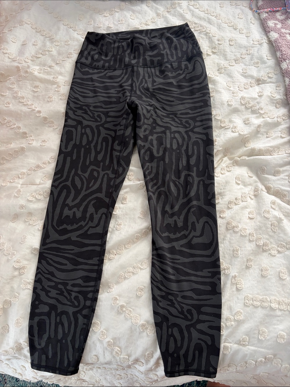 Vuori Black & Charcoal Zebra-Print Leggings